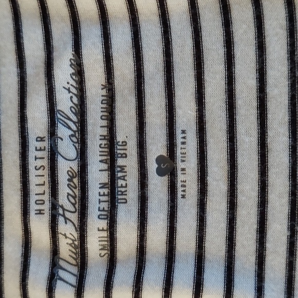 πHPπ 2010 Hollister Must Have Collection Striped Crop Tank Top - Picture 2 of 7